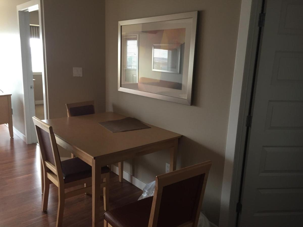 Clearwater Residence Hotel Timberlea Fort Mcmurray Luaran gambar